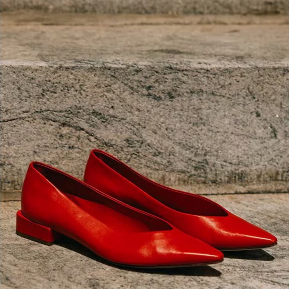 NWOB Antonio Melani by Elizabeth Damrich Red Leather pointy toe flats